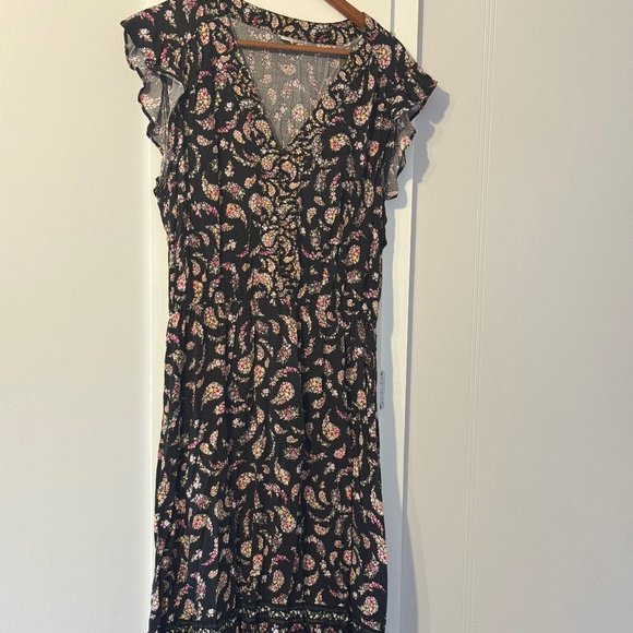 Black Floral Dress - Picture 2 of 8